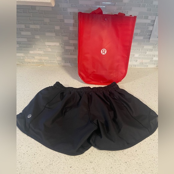 Lululemon Hotty Hot Short 4” - Picture 5 of 14